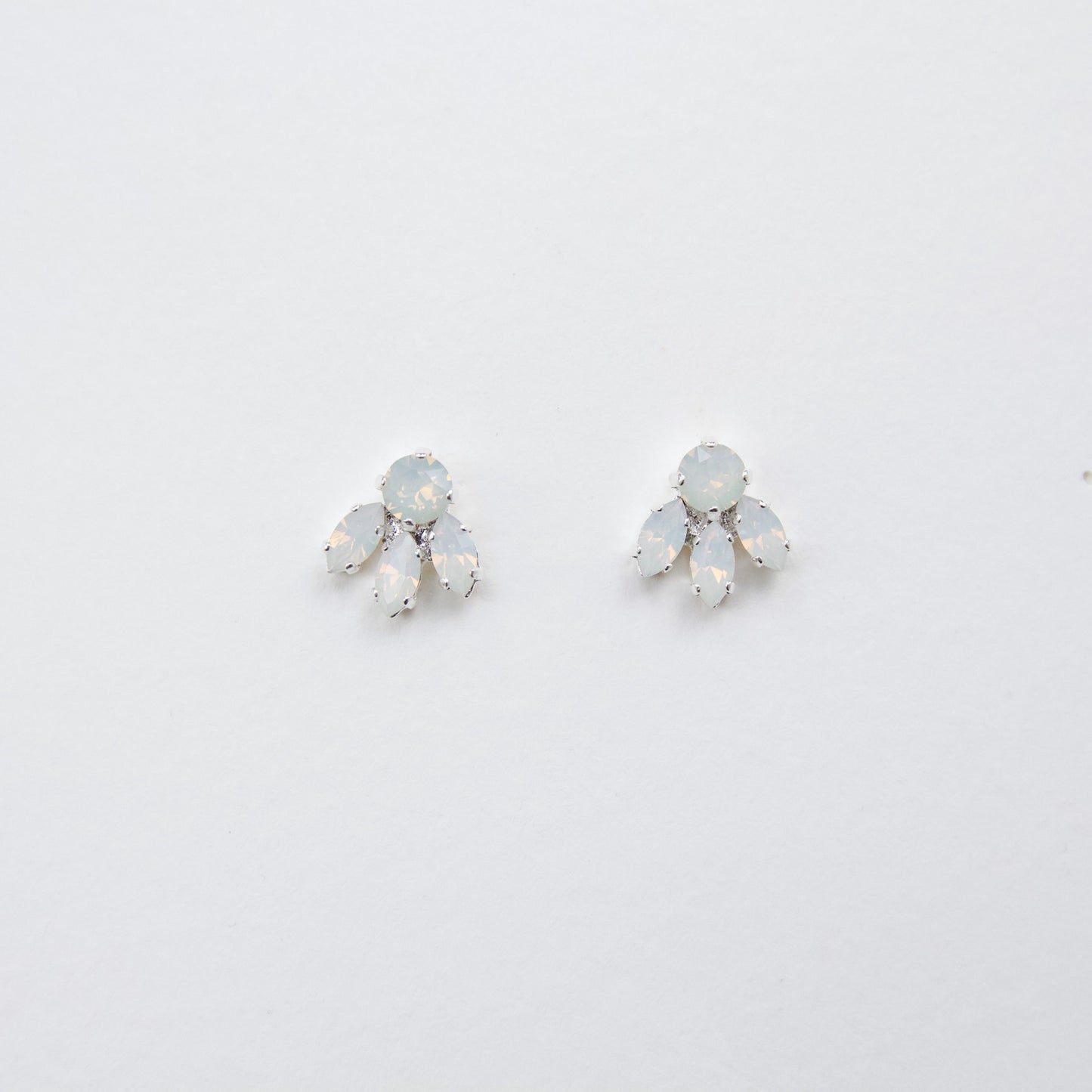 Tahnee Earrings White Shimmer