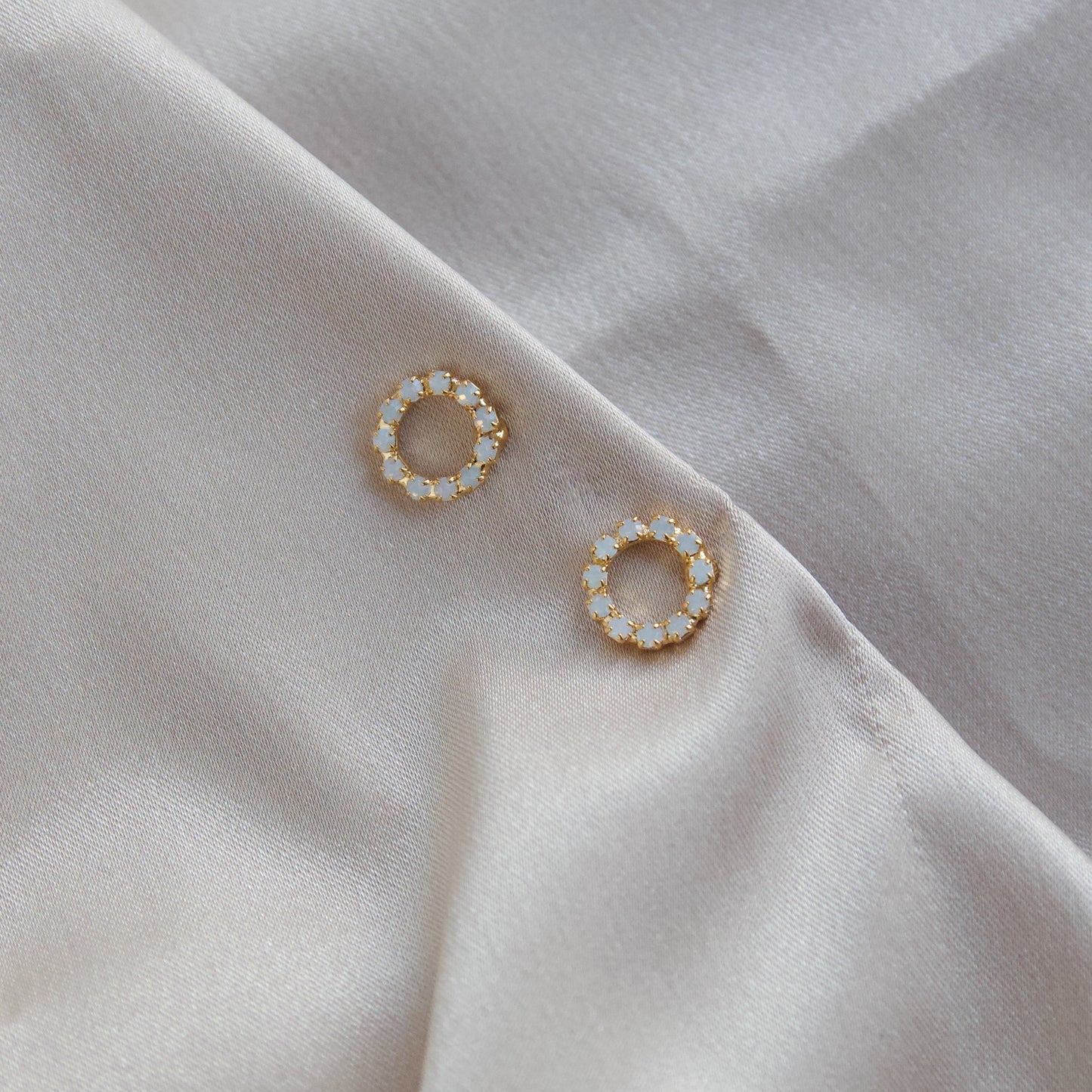 Demi Earrings in White Shimmer